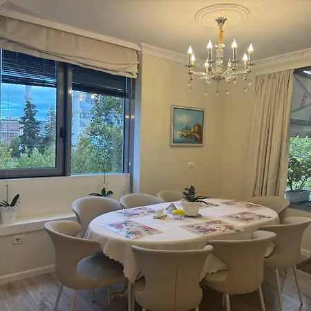 Parliament View Piano Bar Elysee Apartment *